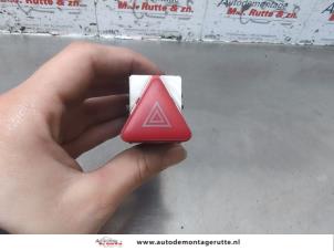 O184507 Gebruikte schakelaar paniekverlichting Volkswagen Transporter