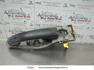 O184524 Gebruikte portiergreep 2deurs links Volkswagen Transporter