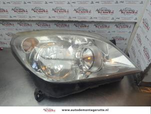 O184550 Gebruikte rechter koplamp Opel Astra