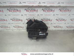O184569 Gebruikte slotmechaniek portier 4deurs links-achter Ford Fiesta