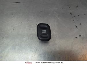 O184598 Gebruikte ruit schakelaar elektrisch Fiat Panda