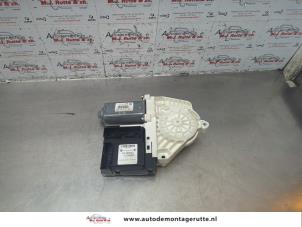 O184605 Gebruikte raammotor portier Volkswagen Golf