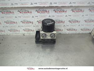 O184634 Gebruikte abs pomp Opel Astra