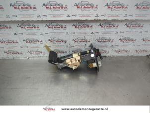 O184642 Gebruikte brandstofpomp elektrisch Ford KA