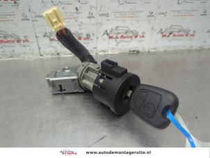O184734 Gebruikte kontaktslot+sleutel Citroen C1