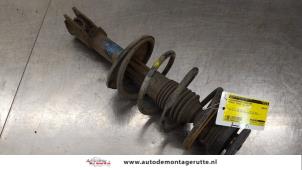 O184757 Gebruikte veerpoot links-voor Renault Twingo