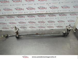 O184796 Gebruikte ruitenwis mechaniek Suzuki Wagon R+