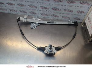 O184811 Gebruikte ruitmechaniek 4deurs links-voor Kia Picanto