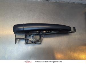 O184868 Gebruikte deurgreep 4deurs links-achter Peugeot 5008