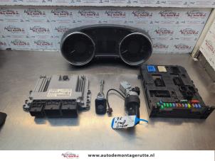 O184871 Gebruikte kontaktslot + computer Peugeot 5008