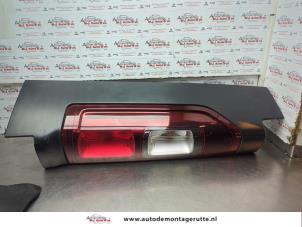 O184972 Gebruikte achterlicht links Opel Vivaro