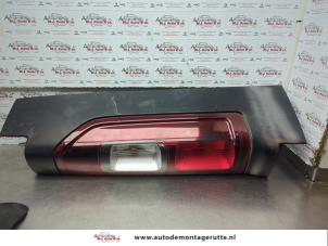 O184973 Gebruikte achterlicht rechts Opel Vivaro