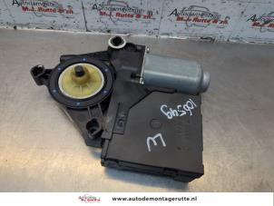 O185037 Gebruikte motor electrisch raam Volkswagen Caddy