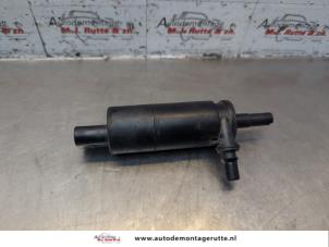 O185056 Gebruikte ruitensproeierpomp voor Volkswagen Polo