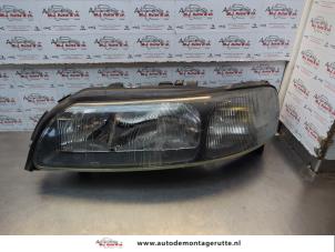 O185074 Gebruikte linker koplamp Volvo XC70