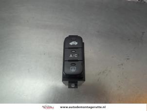 O185138 Gebruikte verwarmingsschakelaar achterruit Honda Civic