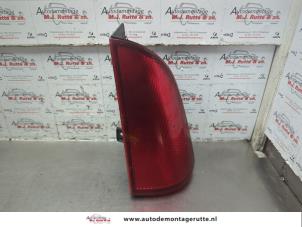 O185199 Gebruikte reflector achterklep rechts Mercedes Vito