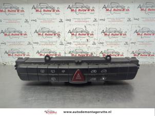 O185210 Gebruikte paniekverlichtings schakelaar Mercedes Vito