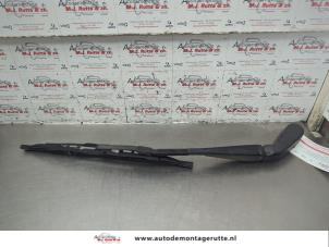 O185218 Gebruikte ruitenwisserarm achter Mercedes Vito