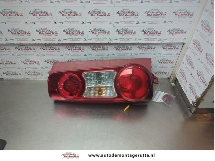 Gebruikte Achterlicht links Peugeot Partner O185225