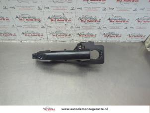 O185238 Gebruikte portiergreep 2deurs links Kia Pro Cee'd