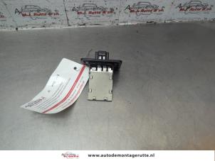 O185241 Gebruikte kachel weerstand Kia Pro Cee'd