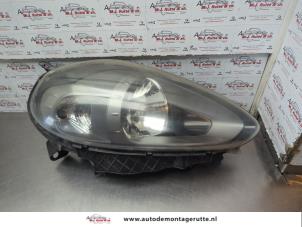 O185252 Gebruikte rechter koplamp Fiat Punto