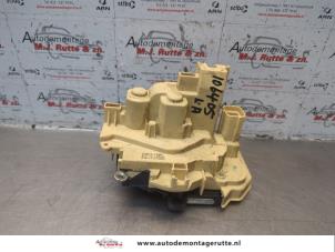O185284 Gebruikte slotmechaniek portier 4deurs links-achter Fiat Panda