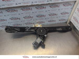 O185296 Gebruikte ruitmechaniek 4deurs rechts-voor Fiat Panda