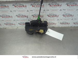 O185422 Gebruikte slotmechaniek portier 4deurs rechts-achter Opel Insignia