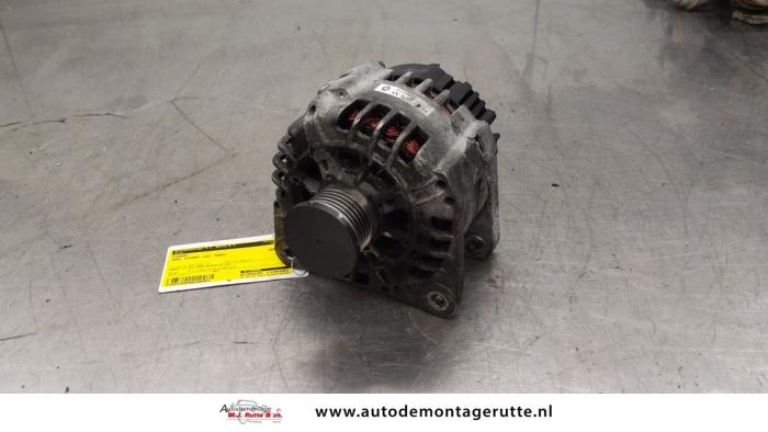 Gebruikte Alternator Opel Vivaro O185451