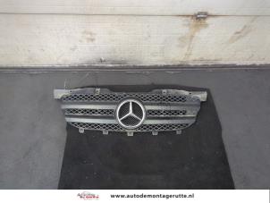 O185472 Gebruikte grille Mercedes Sprinter