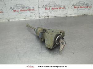 O185486 Gebruikte cilinderslot portier links Mercedes E-Klasse