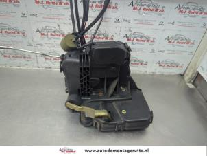 O185499 Gebruikte portierslot mechaniek 4deurs rechts-voor Mercedes E-Klasse