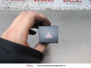 O185533 Gebruikte schakelaar paniekverlichting Peugeot 508