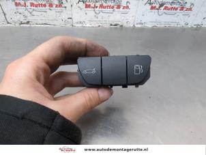 O185535 Gebruikte schakelaar tankklep Peugeot 508