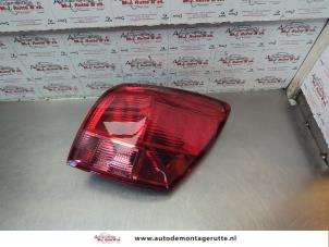 O185563 Gebruikte achterlicht rechts Nissan Qashqai