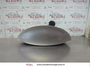 O185604 Gebruikte achterklep handgreep Nissan Micra