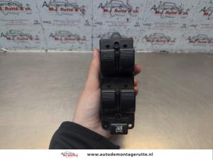 O185610 Gebruikte schakelblok ruiten Mazda 6.