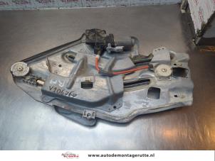 O185617 Gebruikte raammechaniek 2deurs rechts-achter Peugeot 206