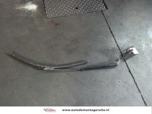 O185669 Gebruikte ruitenwisserarm voor Mercedes Sprinter