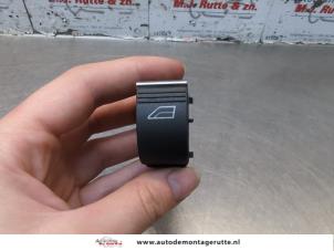 O185672 Gebruikte schakelaar elektrisch raam Ford Grand C-Max