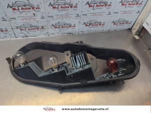 O185712 Gebruikte fitting achterlicht rechts Citroen C1