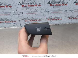 O185713 Gebruikte verwarmingsschakelaar achterruit Citroen C1