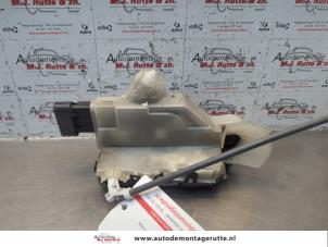 O185720 Gebruikte slotmechaniek portier 4deurs links-voor Citroen C3