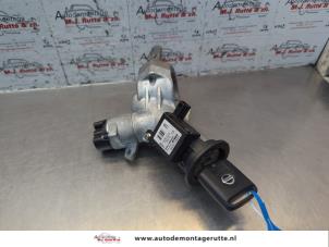 O185732 Gebruikte sleutel+contactslot Nissan Micra