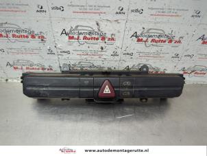O185788 Gebruikte paniekverlichtings schakelaar Mercedes Sprinter