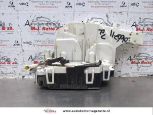 O185800 Gebruikte slotmechaniek portier 2deurs rechts Mercedes Sprinter