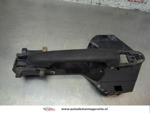 O185824 Gebruikte portiergreep 2deurs links Mercedes Sprinter