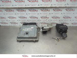 O185825 Gebruikte kontaktslot + computer Mercedes Sprinter